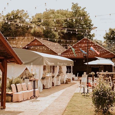 Kuca Za Odmor Baranjski Dvori Hotel Zmajevac Exterior foto
