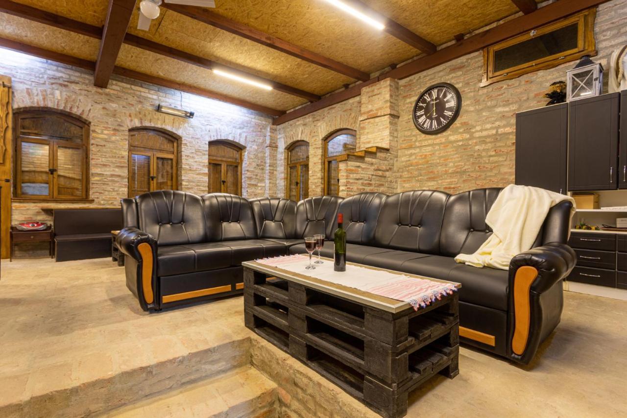 Kuca Za Odmor Baranjski Dvori Hotel Zmajevac Exterior foto
