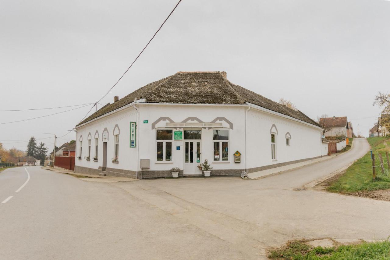 Kuca Za Odmor Baranjski Dvori Hotel Zmajevac Exterior foto