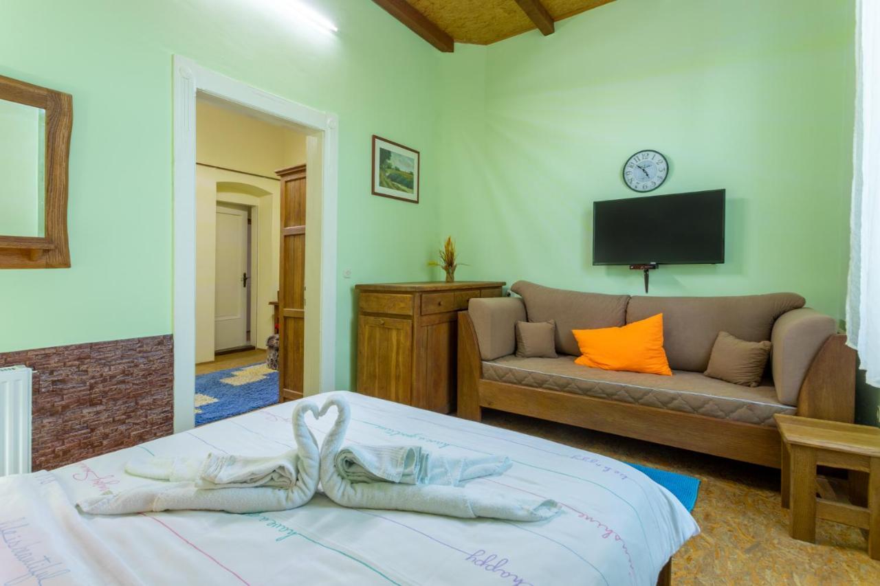 Kuca Za Odmor Baranjski Dvori Hotel Zmajevac Exterior foto