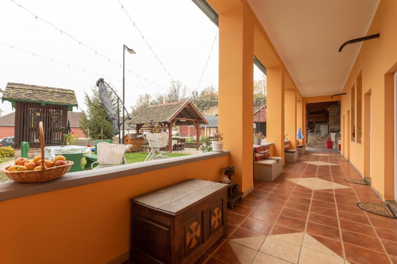 Kuca Za Odmor Baranjski Dvori Hotel Zmajevac Exterior foto