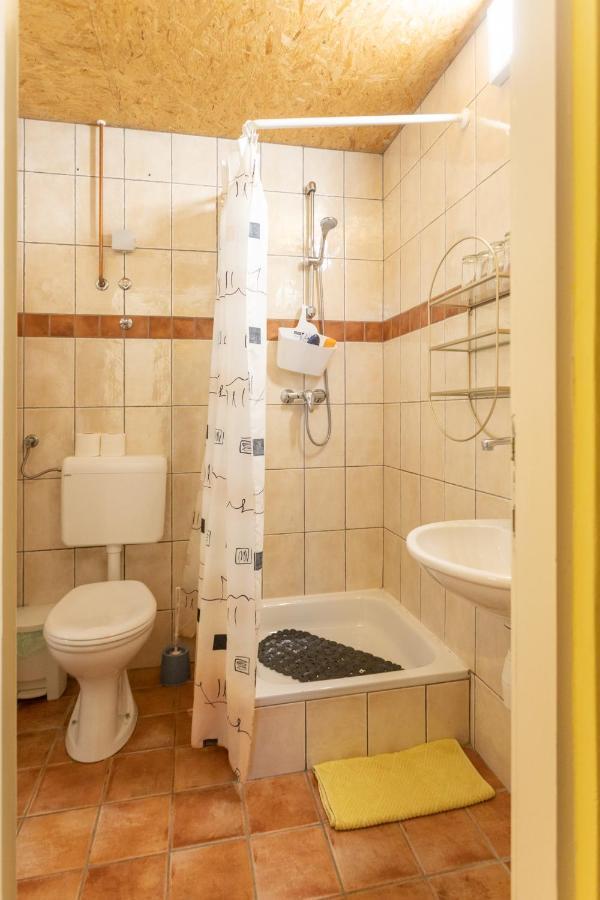 Kuca Za Odmor Baranjski Dvori Hotel Zmajevac Exterior foto