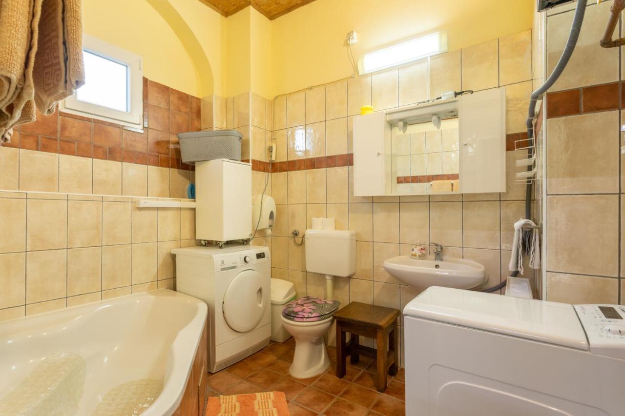 Kuca Za Odmor Baranjski Dvori Hotel Zmajevac Exterior foto